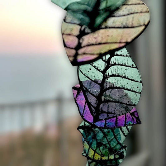 Bay Leaf Strand in Iris